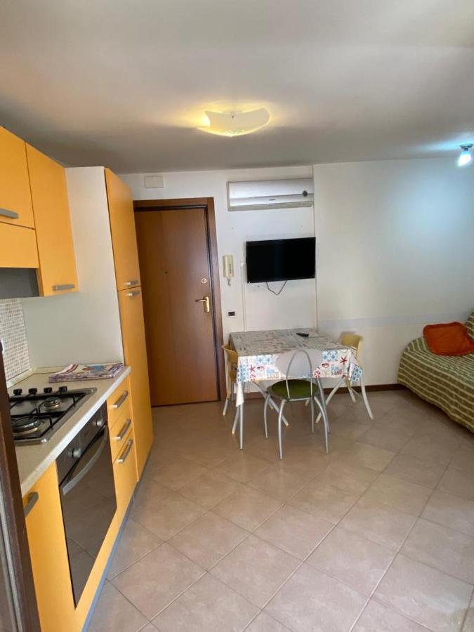 Appartamento Casa Vacanze 70M2 アルバ・アドリアティカ エクステリア 写真