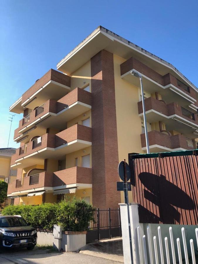Appartamento Casa Vacanze 70M2 アルバ・アドリアティカ エクステリア 写真